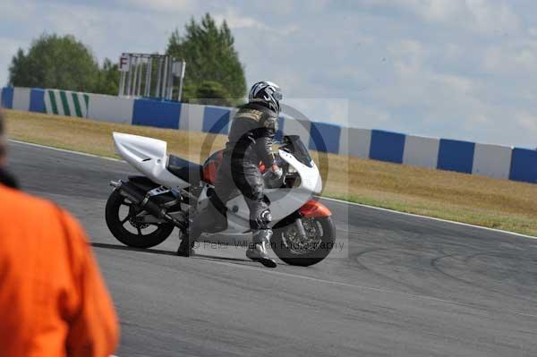 Motorcycle action photographs;donington;donington park leicestershire;donington photographs;event digital images;eventdigitalimages;no limits trackday;peter wileman photography;trackday;trackday digital images;trackday photos