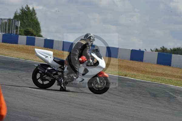 Motorcycle action photographs;donington;donington park leicestershire;donington photographs;event digital images;eventdigitalimages;no limits trackday;peter wileman photography;trackday;trackday digital images;trackday photos