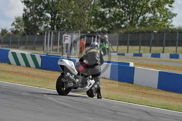 Motorcycle action photographs;donington;donington park leicestershire;donington photographs;event digital images;eventdigitalimages;no limits trackday;peter wileman photography;trackday;trackday digital images;trackday photos