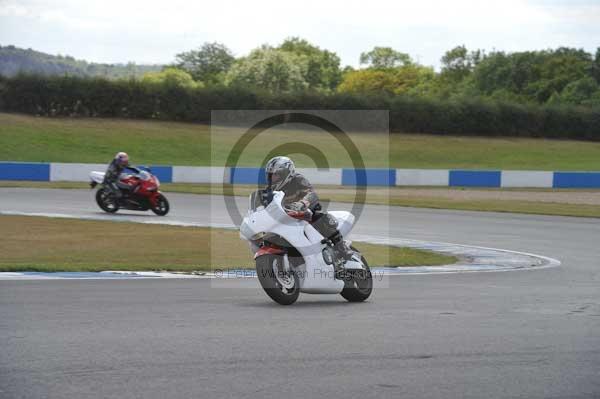 Motorcycle action photographs;donington;donington park leicestershire;donington photographs;event digital images;eventdigitalimages;no limits trackday;peter wileman photography;trackday;trackday digital images;trackday photos