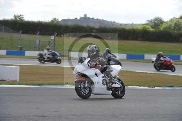 Motorcycle action photographs;donington;donington park leicestershire;donington photographs;event digital images;eventdigitalimages;no limits trackday;peter wileman photography;trackday;trackday digital images;trackday photos