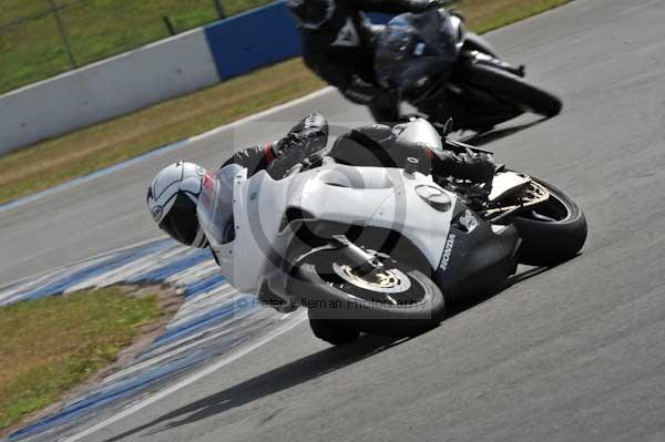 Motorcycle action photographs;donington;donington park leicestershire;donington photographs;event digital images;eventdigitalimages;no limits trackday;peter wileman photography;trackday;trackday digital images;trackday photos