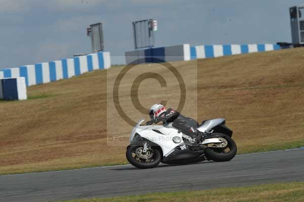 Motorcycle action photographs;donington;donington park leicestershire;donington photographs;event digital images;eventdigitalimages;no limits trackday;peter wileman photography;trackday;trackday digital images;trackday photos