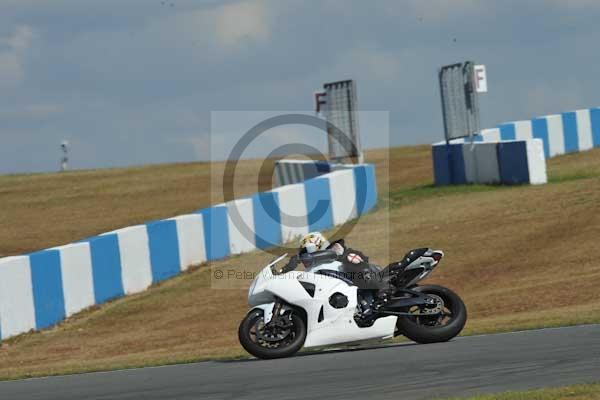 Motorcycle action photographs;donington;donington park leicestershire;donington photographs;event digital images;eventdigitalimages;no limits trackday;peter wileman photography;trackday;trackday digital images;trackday photos