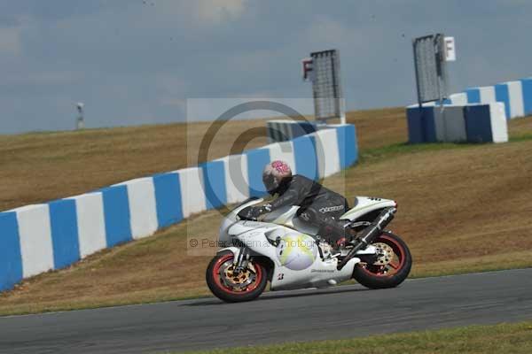 Motorcycle action photographs;donington;donington park leicestershire;donington photographs;event digital images;eventdigitalimages;no limits trackday;peter wileman photography;trackday;trackday digital images;trackday photos