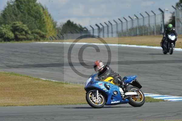 Motorcycle action photographs;donington;donington park leicestershire;donington photographs;event digital images;eventdigitalimages;no limits trackday;peter wileman photography;trackday;trackday digital images;trackday photos