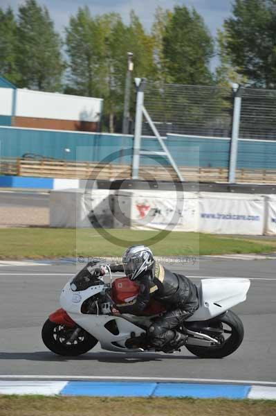 Motorcycle action photographs;donington;donington park leicestershire;donington photographs;event digital images;eventdigitalimages;no limits trackday;peter wileman photography;trackday;trackday digital images;trackday photos