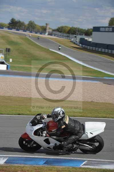 Motorcycle action photographs;donington;donington park leicestershire;donington photographs;event digital images;eventdigitalimages;no limits trackday;peter wileman photography;trackday;trackday digital images;trackday photos