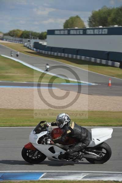 Motorcycle action photographs;donington;donington park leicestershire;donington photographs;event digital images;eventdigitalimages;no limits trackday;peter wileman photography;trackday;trackday digital images;trackday photos