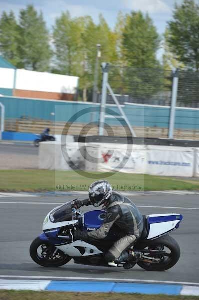 Motorcycle action photographs;donington;donington park leicestershire;donington photographs;event digital images;eventdigitalimages;no limits trackday;peter wileman photography;trackday;trackday digital images;trackday photos