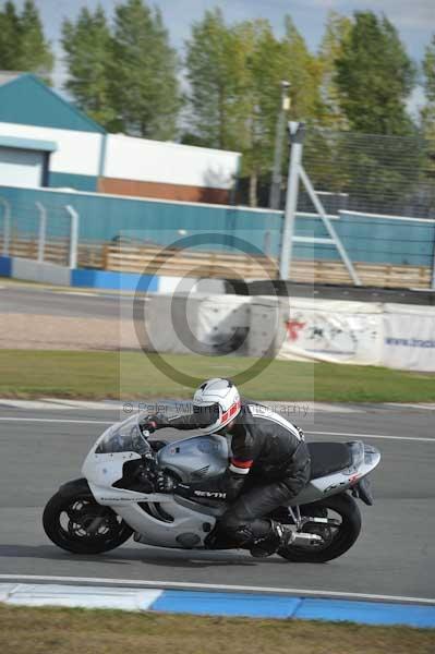 Motorcycle action photographs;donington;donington park leicestershire;donington photographs;event digital images;eventdigitalimages;no limits trackday;peter wileman photography;trackday;trackday digital images;trackday photos