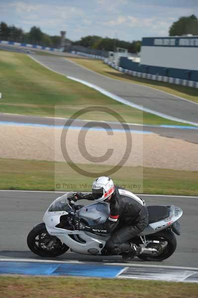 Motorcycle action photographs;donington;donington park leicestershire;donington photographs;event digital images;eventdigitalimages;no limits trackday;peter wileman photography;trackday;trackday digital images;trackday photos