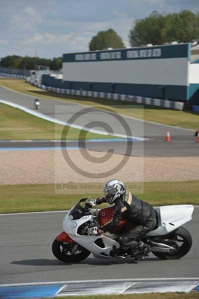 Motorcycle action photographs;donington;donington park leicestershire;donington photographs;event digital images;eventdigitalimages;no limits trackday;peter wileman photography;trackday;trackday digital images;trackday photos