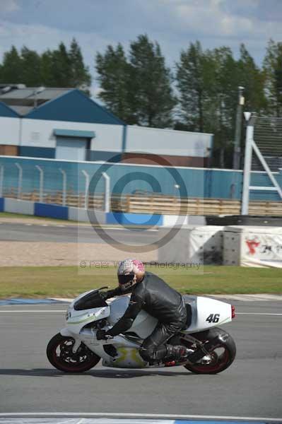 Motorcycle action photographs;donington;donington park leicestershire;donington photographs;event digital images;eventdigitalimages;no limits trackday;peter wileman photography;trackday;trackday digital images;trackday photos