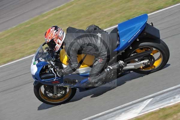 Motorcycle action photographs;donington;donington park leicestershire;donington photographs;event digital images;eventdigitalimages;no limits trackday;peter wileman photography;trackday;trackday digital images;trackday photos