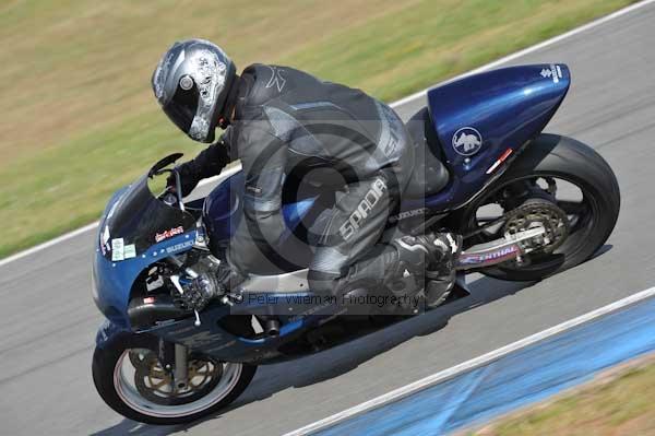 Motorcycle action photographs;donington;donington park leicestershire;donington photographs;event digital images;eventdigitalimages;no limits trackday;peter wileman photography;trackday;trackday digital images;trackday photos