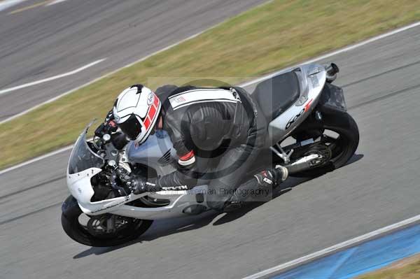 Motorcycle action photographs;donington;donington park leicestershire;donington photographs;event digital images;eventdigitalimages;no limits trackday;peter wileman photography;trackday;trackday digital images;trackday photos