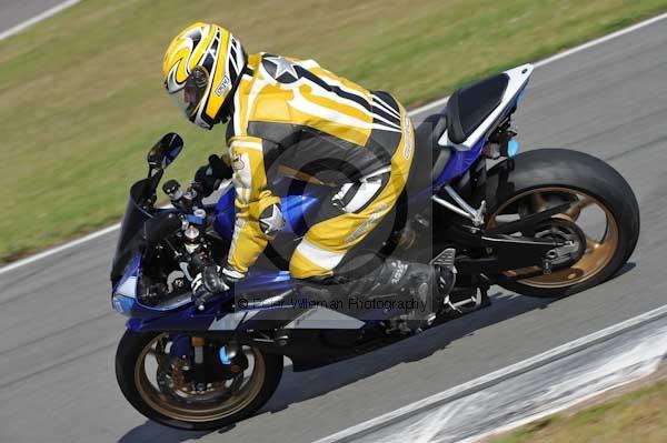 Motorcycle action photographs;donington;donington park leicestershire;donington photographs;event digital images;eventdigitalimages;no limits trackday;peter wileman photography;trackday;trackday digital images;trackday photos