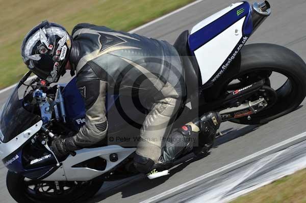 Motorcycle action photographs;donington;donington park leicestershire;donington photographs;event digital images;eventdigitalimages;no limits trackday;peter wileman photography;trackday;trackday digital images;trackday photos