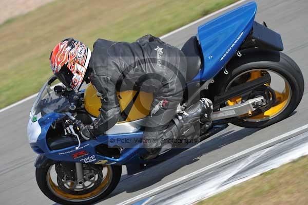 Motorcycle action photographs;donington;donington park leicestershire;donington photographs;event digital images;eventdigitalimages;no limits trackday;peter wileman photography;trackday;trackday digital images;trackday photos