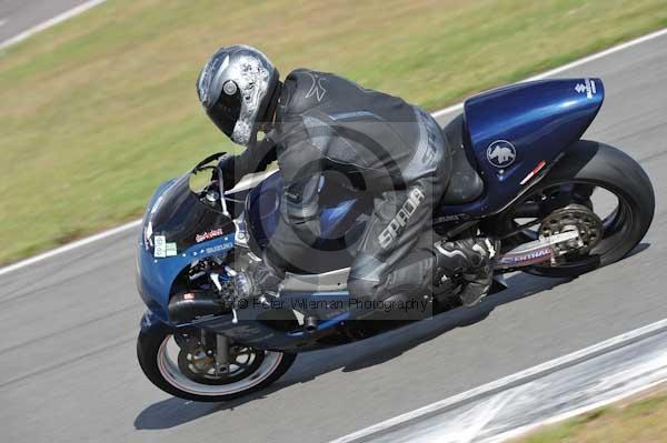 Motorcycle action photographs;donington;donington park leicestershire;donington photographs;event digital images;eventdigitalimages;no limits trackday;peter wileman photography;trackday;trackday digital images;trackday photos