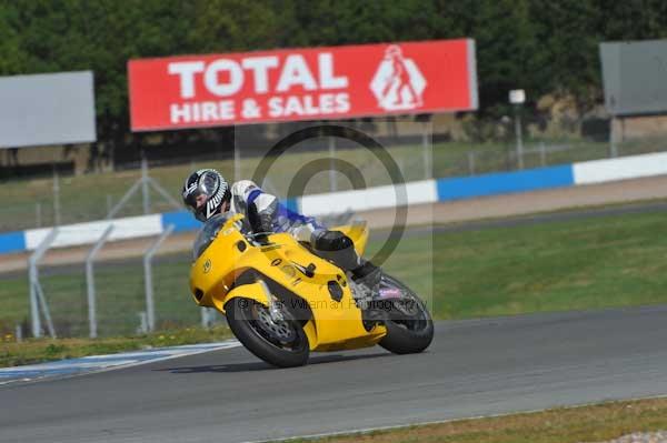 Motorcycle action photographs;donington;donington park leicestershire;donington photographs;event digital images;eventdigitalimages;no limits trackday;peter wileman photography;trackday;trackday digital images;trackday photos