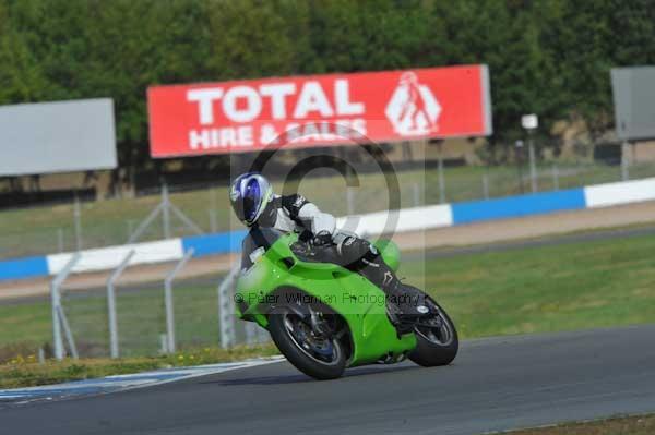 Motorcycle action photographs;donington;donington park leicestershire;donington photographs;event digital images;eventdigitalimages;no limits trackday;peter wileman photography;trackday;trackday digital images;trackday photos