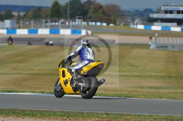 Motorcycle action photographs;donington;donington park leicestershire;donington photographs;event digital images;eventdigitalimages;no limits trackday;peter wileman photography;trackday;trackday digital images;trackday photos