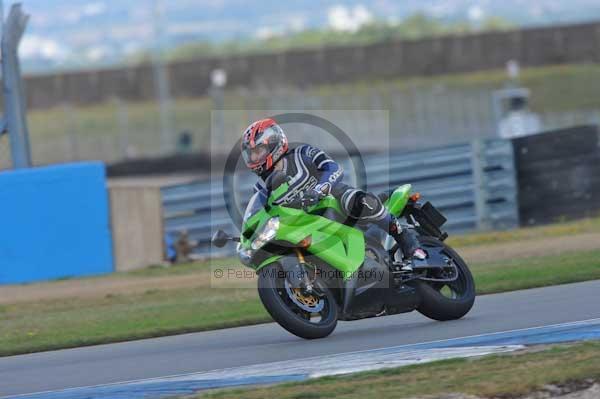 Motorcycle action photographs;donington;donington park leicestershire;donington photographs;event digital images;eventdigitalimages;no limits trackday;peter wileman photography;trackday;trackday digital images;trackday photos