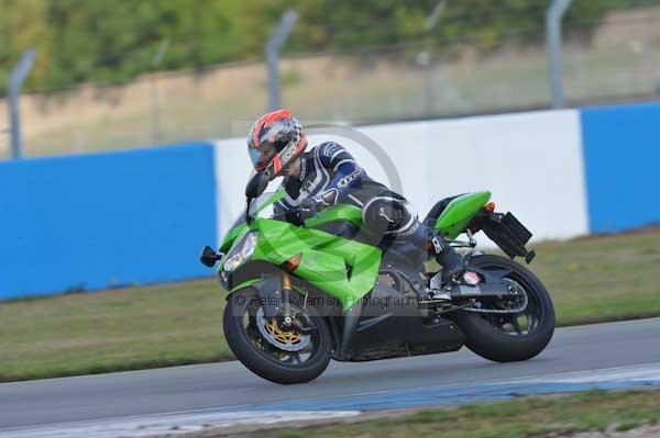 Motorcycle action photographs;donington;donington park leicestershire;donington photographs;event digital images;eventdigitalimages;no limits trackday;peter wileman photography;trackday;trackday digital images;trackday photos