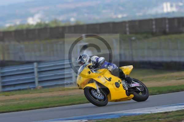 Motorcycle action photographs;donington;donington park leicestershire;donington photographs;event digital images;eventdigitalimages;no limits trackday;peter wileman photography;trackday;trackday digital images;trackday photos