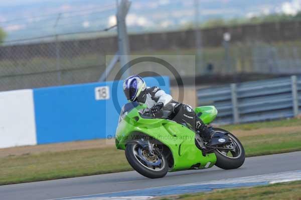 Motorcycle action photographs;donington;donington park leicestershire;donington photographs;event digital images;eventdigitalimages;no limits trackday;peter wileman photography;trackday;trackday digital images;trackday photos