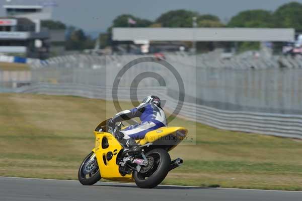 Motorcycle action photographs;donington;donington park leicestershire;donington photographs;event digital images;eventdigitalimages;no limits trackday;peter wileman photography;trackday;trackday digital images;trackday photos