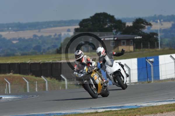 Motorcycle action photographs;donington;donington park leicestershire;donington photographs;event digital images;eventdigitalimages;no limits trackday;peter wileman photography;trackday;trackday digital images;trackday photos