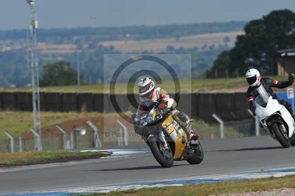 Motorcycle action photographs;donington;donington park leicestershire;donington photographs;event digital images;eventdigitalimages;no limits trackday;peter wileman photography;trackday;trackday digital images;trackday photos