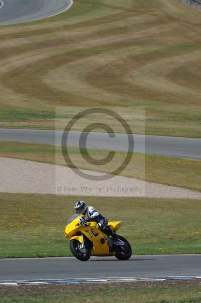 Motorcycle action photographs;donington;donington park leicestershire;donington photographs;event digital images;eventdigitalimages;no limits trackday;peter wileman photography;trackday;trackday digital images;trackday photos