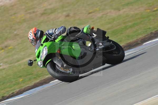 Motorcycle action photographs;donington;donington park leicestershire;donington photographs;event digital images;eventdigitalimages;no limits trackday;peter wileman photography;trackday;trackday digital images;trackday photos