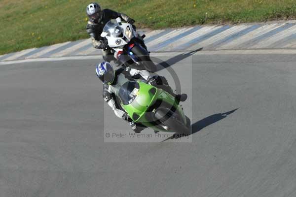 Motorcycle action photographs;donington;donington park leicestershire;donington photographs;event digital images;eventdigitalimages;no limits trackday;peter wileman photography;trackday;trackday digital images;trackday photos