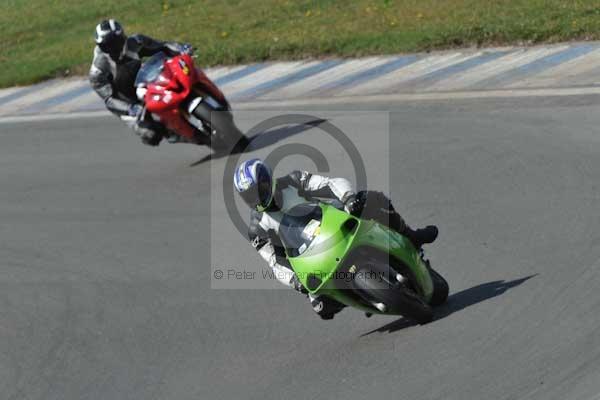 Motorcycle action photographs;donington;donington park leicestershire;donington photographs;event digital images;eventdigitalimages;no limits trackday;peter wileman photography;trackday;trackday digital images;trackday photos