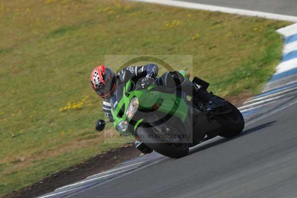 Motorcycle action photographs;donington;donington park leicestershire;donington photographs;event digital images;eventdigitalimages;no limits trackday;peter wileman photography;trackday;trackday digital images;trackday photos