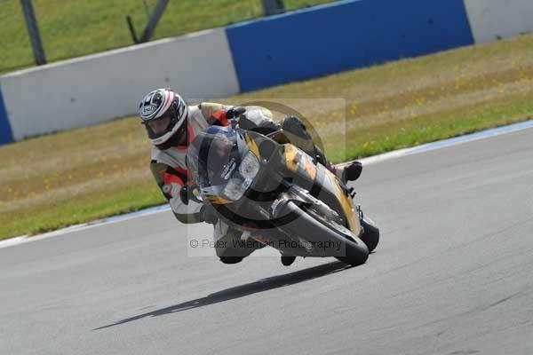 Motorcycle action photographs;donington;donington park leicestershire;donington photographs;event digital images;eventdigitalimages;no limits trackday;peter wileman photography;trackday;trackday digital images;trackday photos