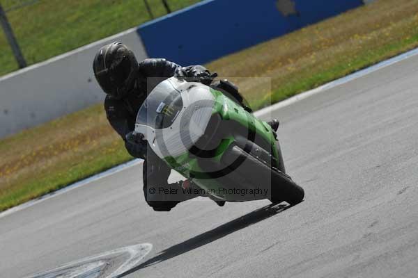 Motorcycle action photographs;donington;donington park leicestershire;donington photographs;event digital images;eventdigitalimages;no limits trackday;peter wileman photography;trackday;trackday digital images;trackday photos