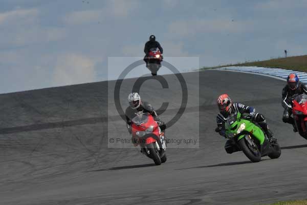 Motorcycle action photographs;donington;donington park leicestershire;donington photographs;event digital images;eventdigitalimages;no limits trackday;peter wileman photography;trackday;trackday digital images;trackday photos