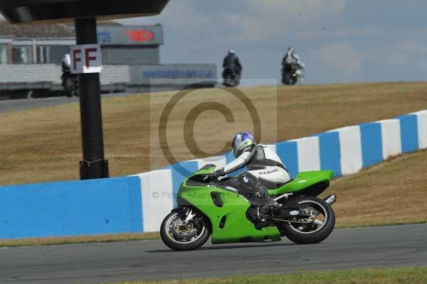 Motorcycle action photographs;donington;donington park leicestershire;donington photographs;event digital images;eventdigitalimages;no limits trackday;peter wileman photography;trackday;trackday digital images;trackday photos