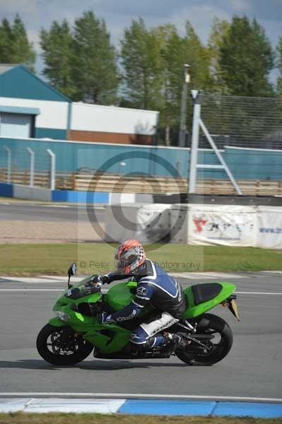 Motorcycle action photographs;donington;donington park leicestershire;donington photographs;event digital images;eventdigitalimages;no limits trackday;peter wileman photography;trackday;trackday digital images;trackday photos