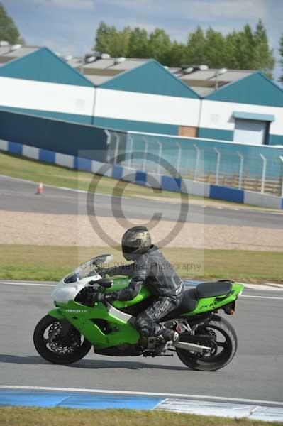 Motorcycle action photographs;donington;donington park leicestershire;donington photographs;event digital images;eventdigitalimages;no limits trackday;peter wileman photography;trackday;trackday digital images;trackday photos