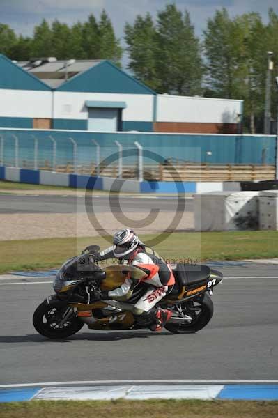 Motorcycle action photographs;donington;donington park leicestershire;donington photographs;event digital images;eventdigitalimages;no limits trackday;peter wileman photography;trackday;trackday digital images;trackday photos