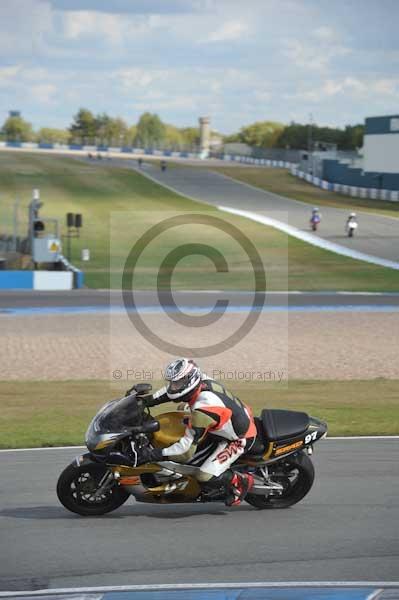 Motorcycle action photographs;donington;donington park leicestershire;donington photographs;event digital images;eventdigitalimages;no limits trackday;peter wileman photography;trackday;trackday digital images;trackday photos