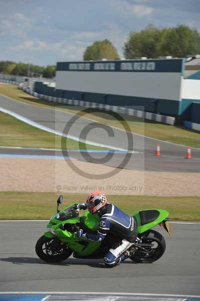 Motorcycle action photographs;donington;donington park leicestershire;donington photographs;event digital images;eventdigitalimages;no limits trackday;peter wileman photography;trackday;trackday digital images;trackday photos