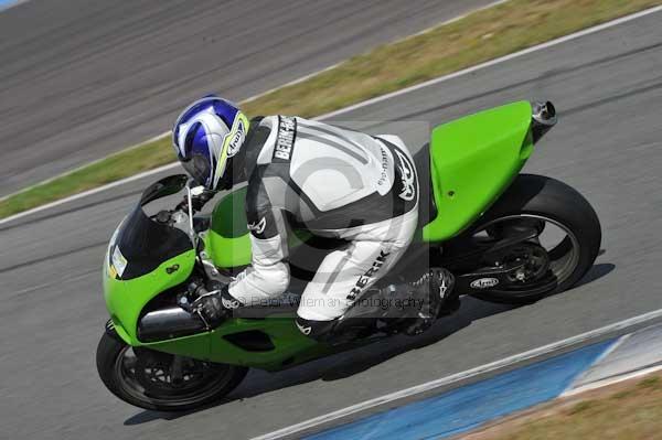 Motorcycle action photographs;donington;donington park leicestershire;donington photographs;event digital images;eventdigitalimages;no limits trackday;peter wileman photography;trackday;trackday digital images;trackday photos